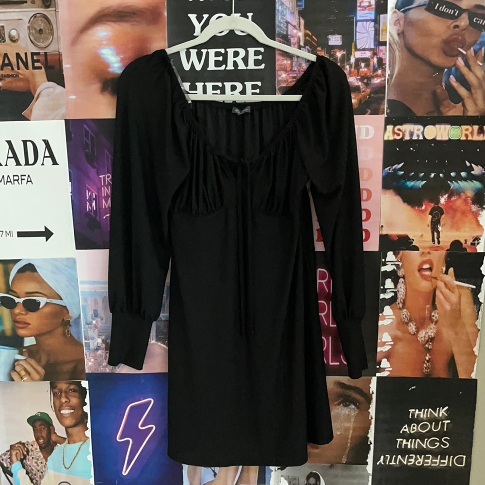Black flowy lily rose dress size s